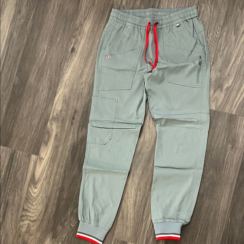 Mediclo Women’s Stone Blue Jogger Scrub Pants with Red Accents